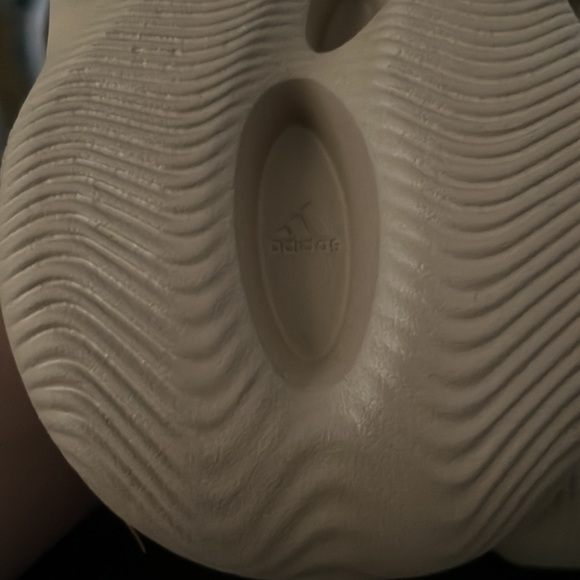 YEEZY FOAM RNNR - Picture 3 of 5